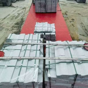 漳州 芝麻白仿形加直形路沿石出货日常