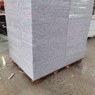 漳州 芝麻白火烧面1.8厚300*600地铺石，尺寸标准，厚薄均匀