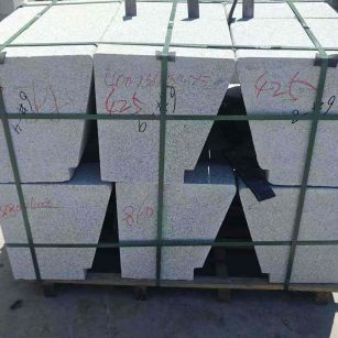 漳州 芝麻白异形坐凳，石凳