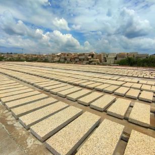 漳州 黄金麻花岗岩荔枝面地铺石防护中