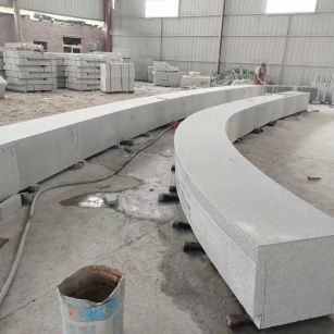 漳州芝麻白花岗岩石板材 园林光面弧形坐凳