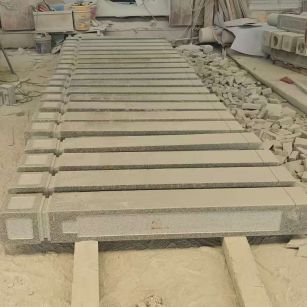 漳州 芝麻白异形加工雕刻-栏杆大柱，方柱