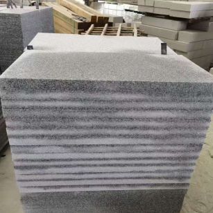 漳州 芝麻白5公分火烧地铺成品，900*400，规格可定制