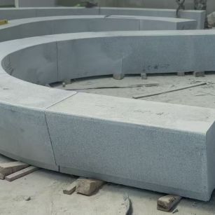 漳州 芝麻白花岗岩光面弧形坐凳