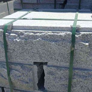 漳州 芝麻白花岗岩自然面成品