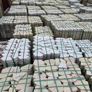 漳州 黄金麻白麻花岗岩荔枝面地铺石(冰裂纹)