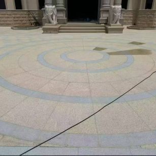 漳州 黄金麻芝麻灰花岗岩石材地铺拼接效果