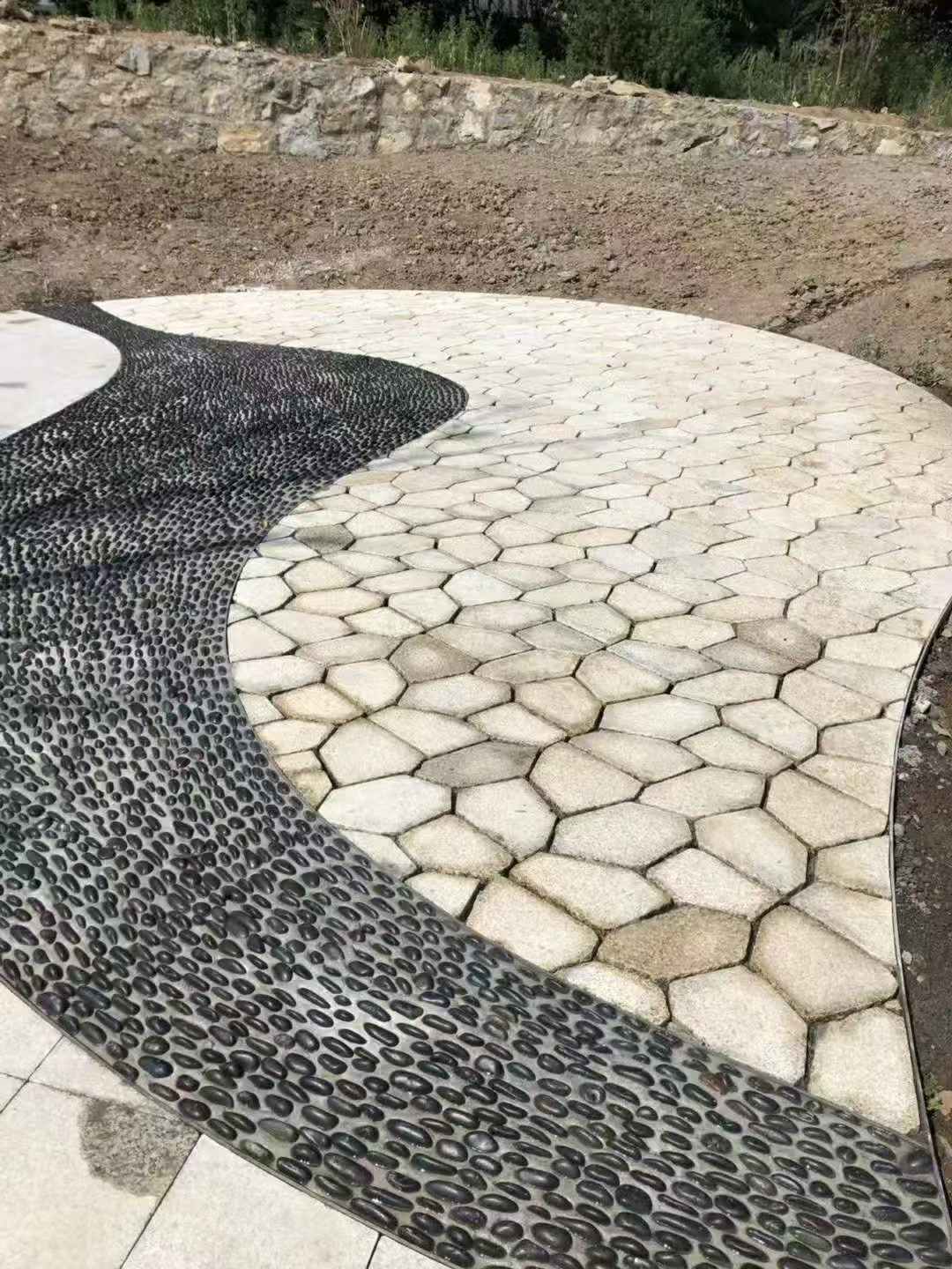 漳州 黄金麻冰裂纹地铺石工地铺装案例