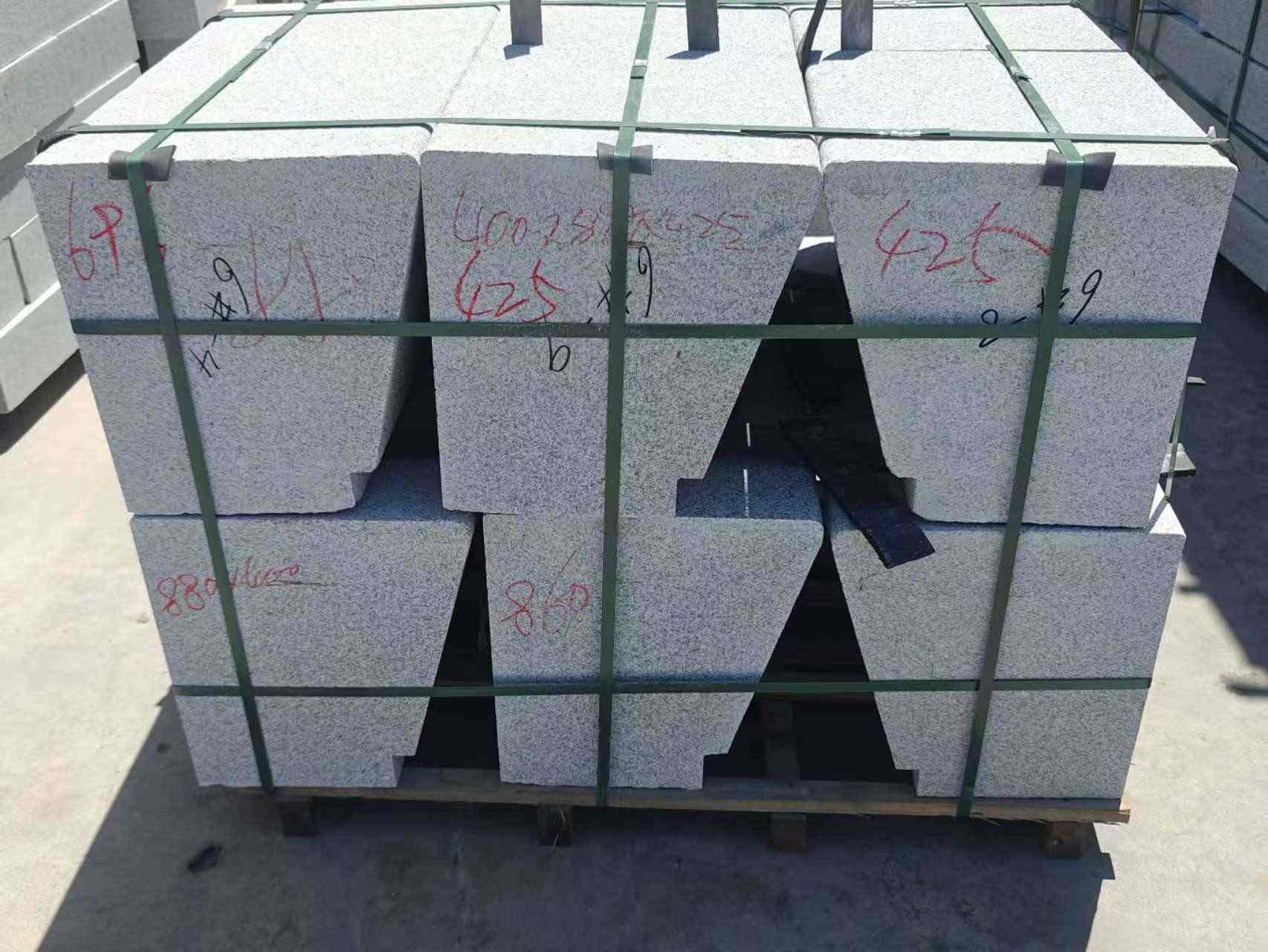 漳州 芝麻白异形坐凳，石凳