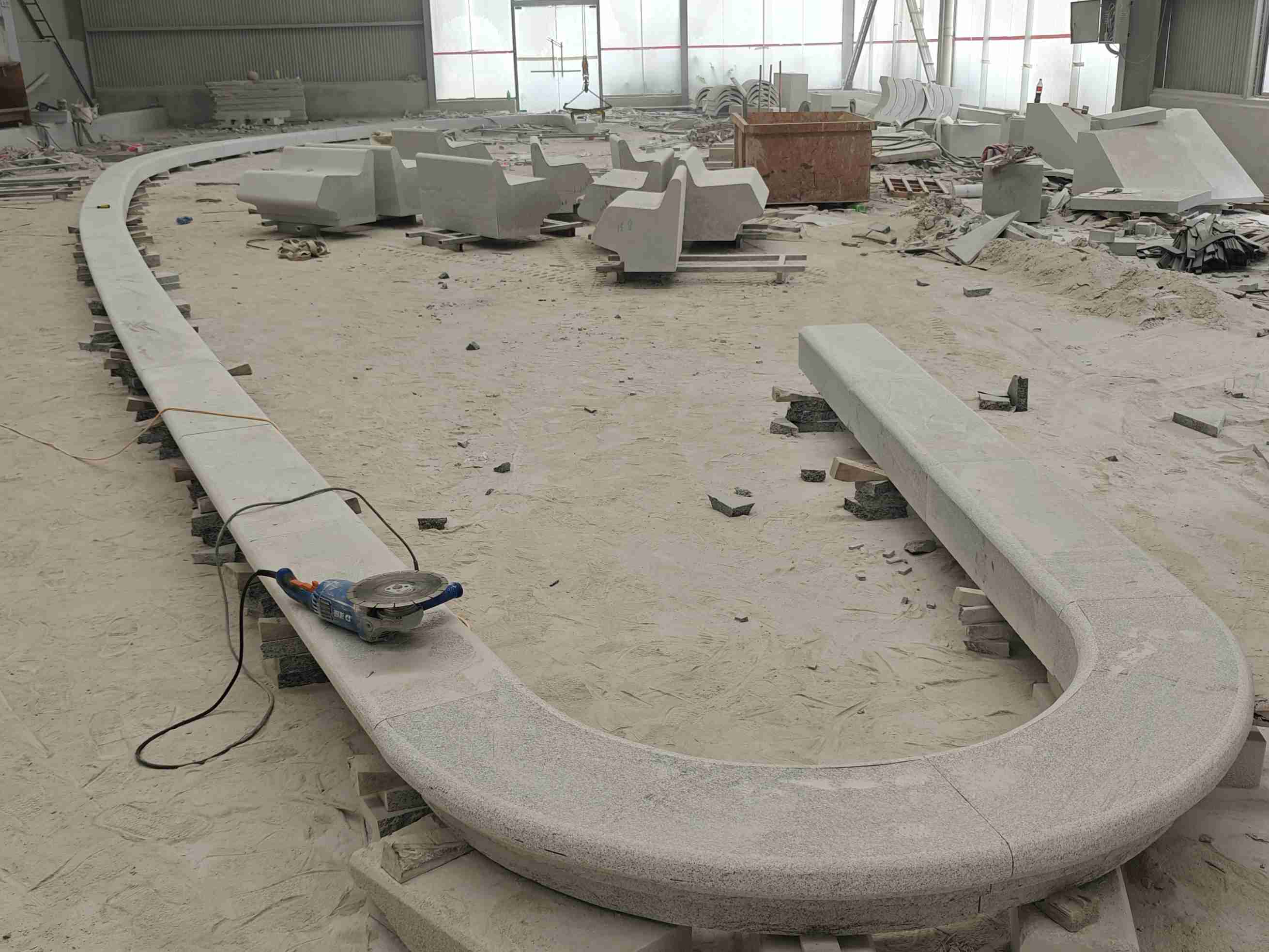 漳州 芝麻白花岗岩弧形花坛石，坐凳石