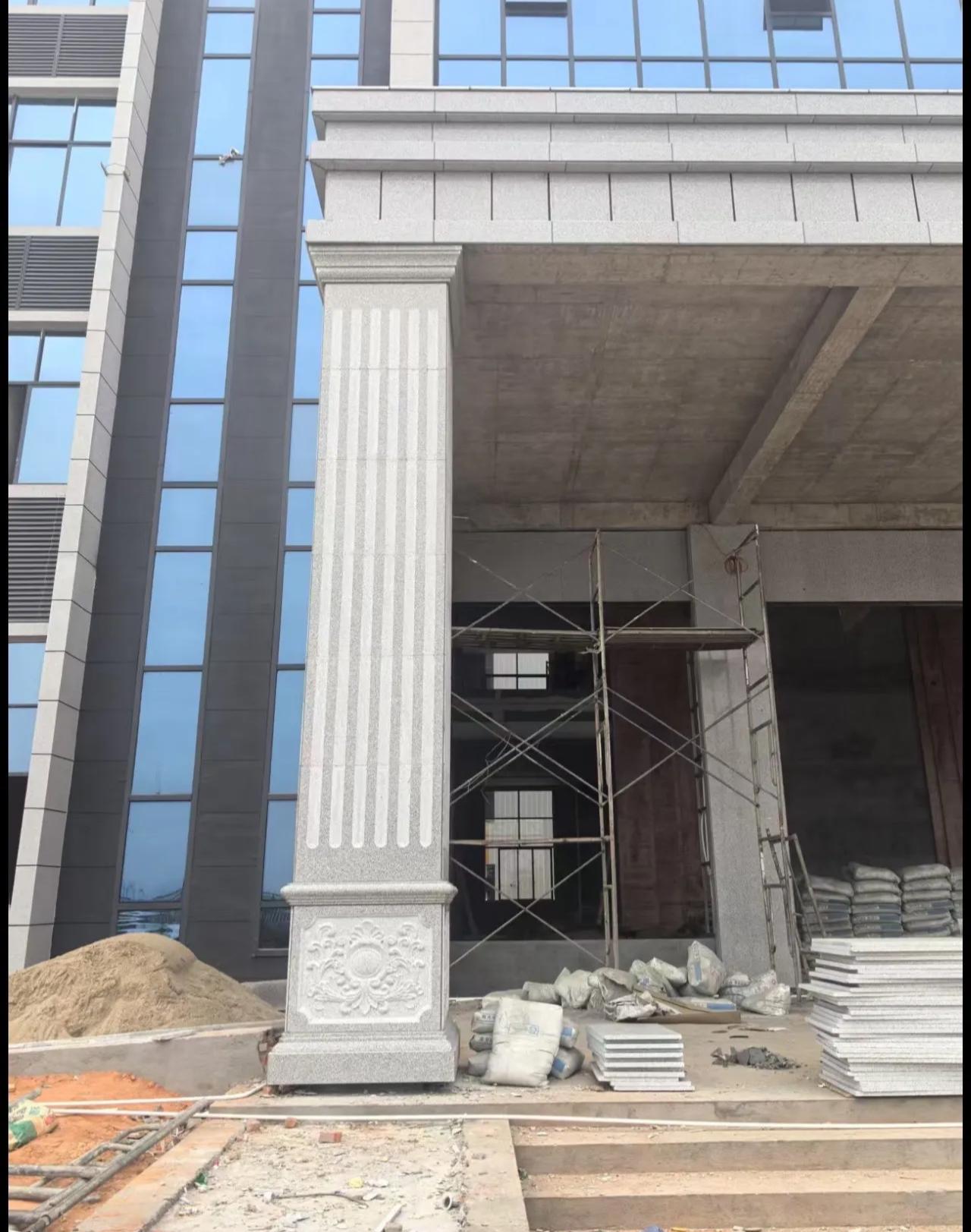 漳州 芝麻白光面花岗岩门楼大柱（罗马柱）配雕花底座