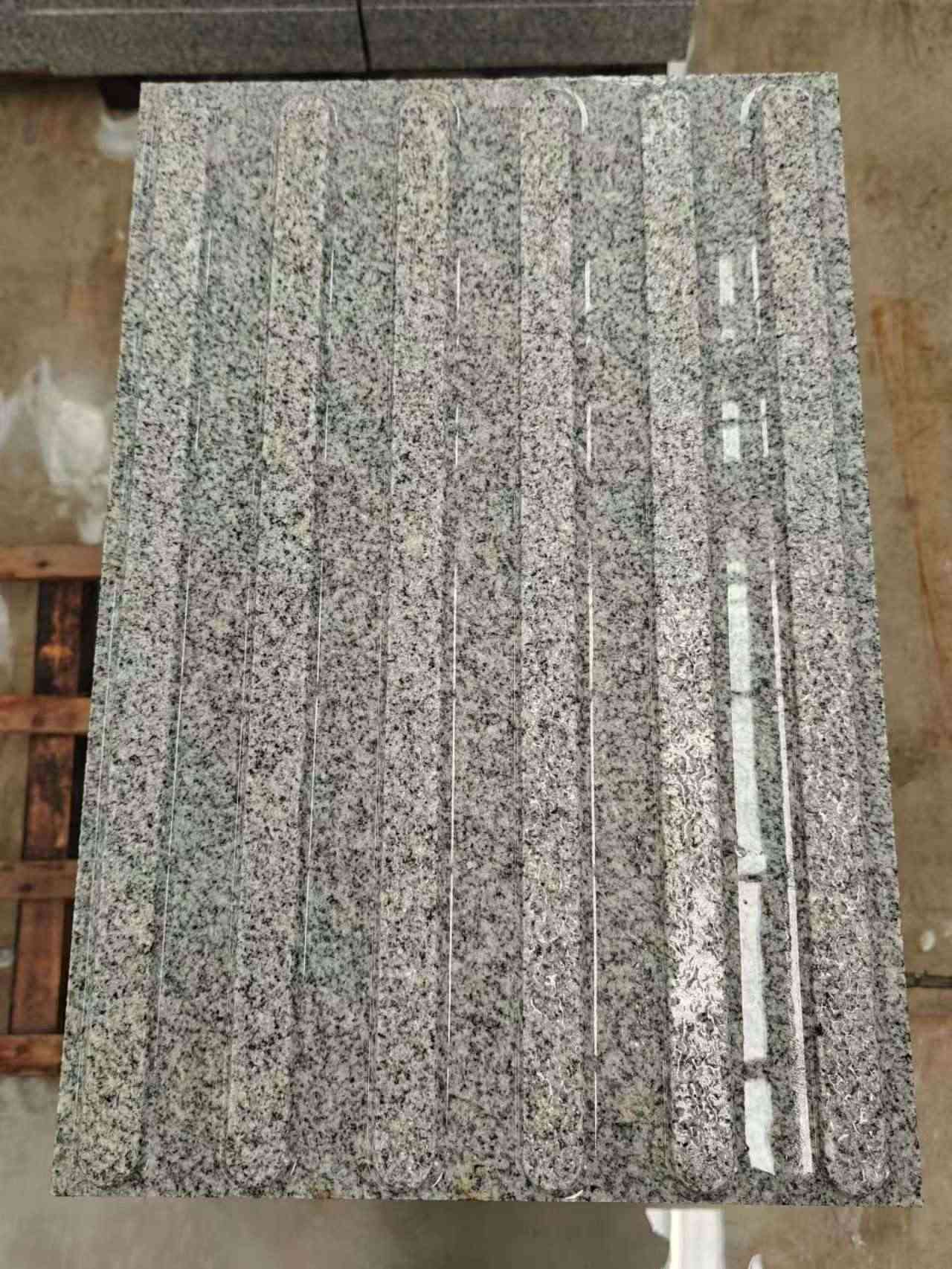 漳州 芝麻白花岗岩荔枝面雕刻盲道，盲条