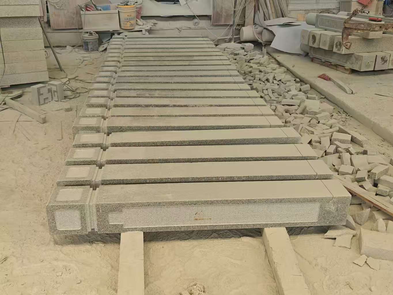 漳州 芝麻白异形加工雕刻-栏杆大柱，方柱