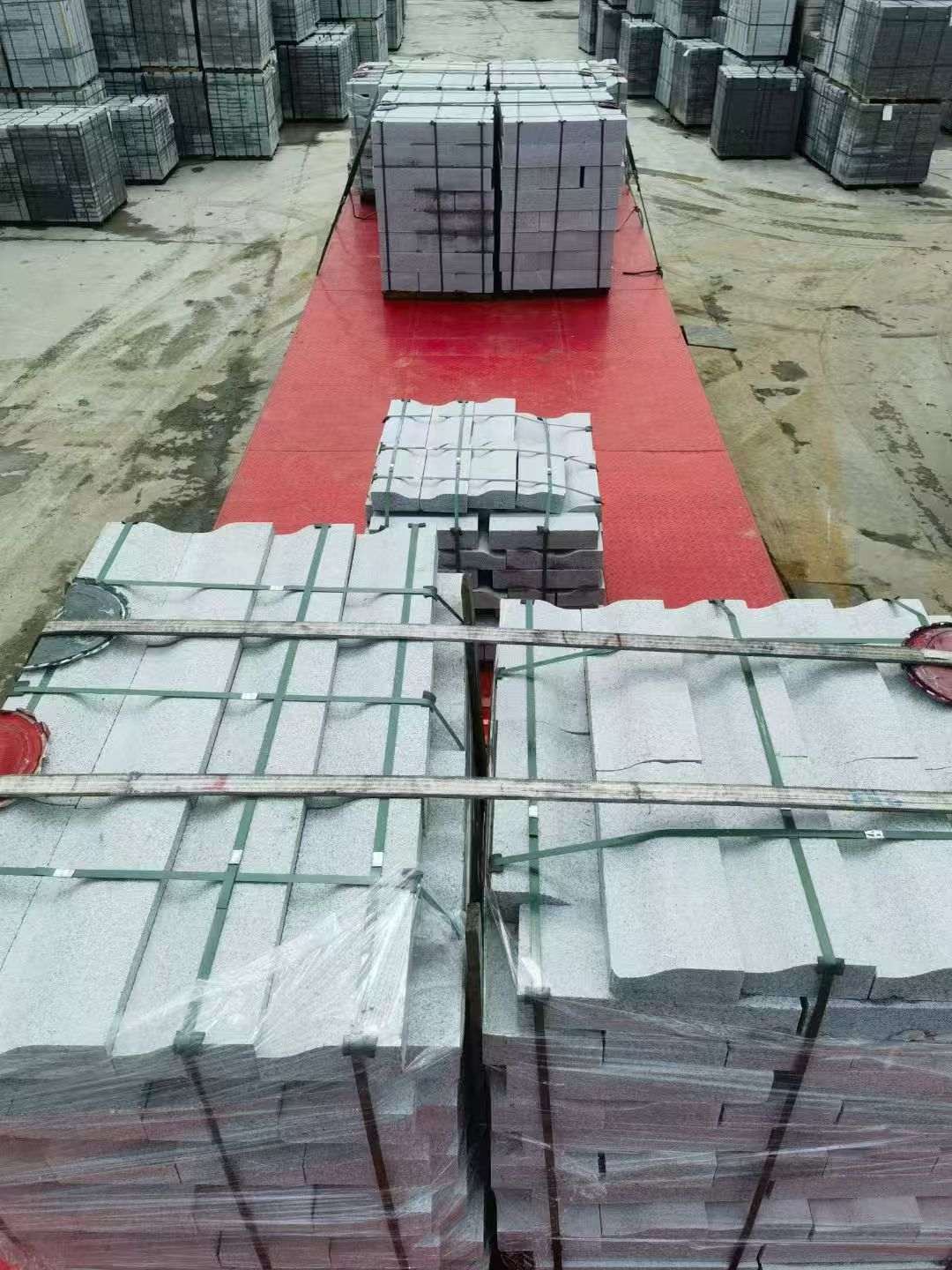 漳州 芝麻白仿形加直形路沿石出货日常