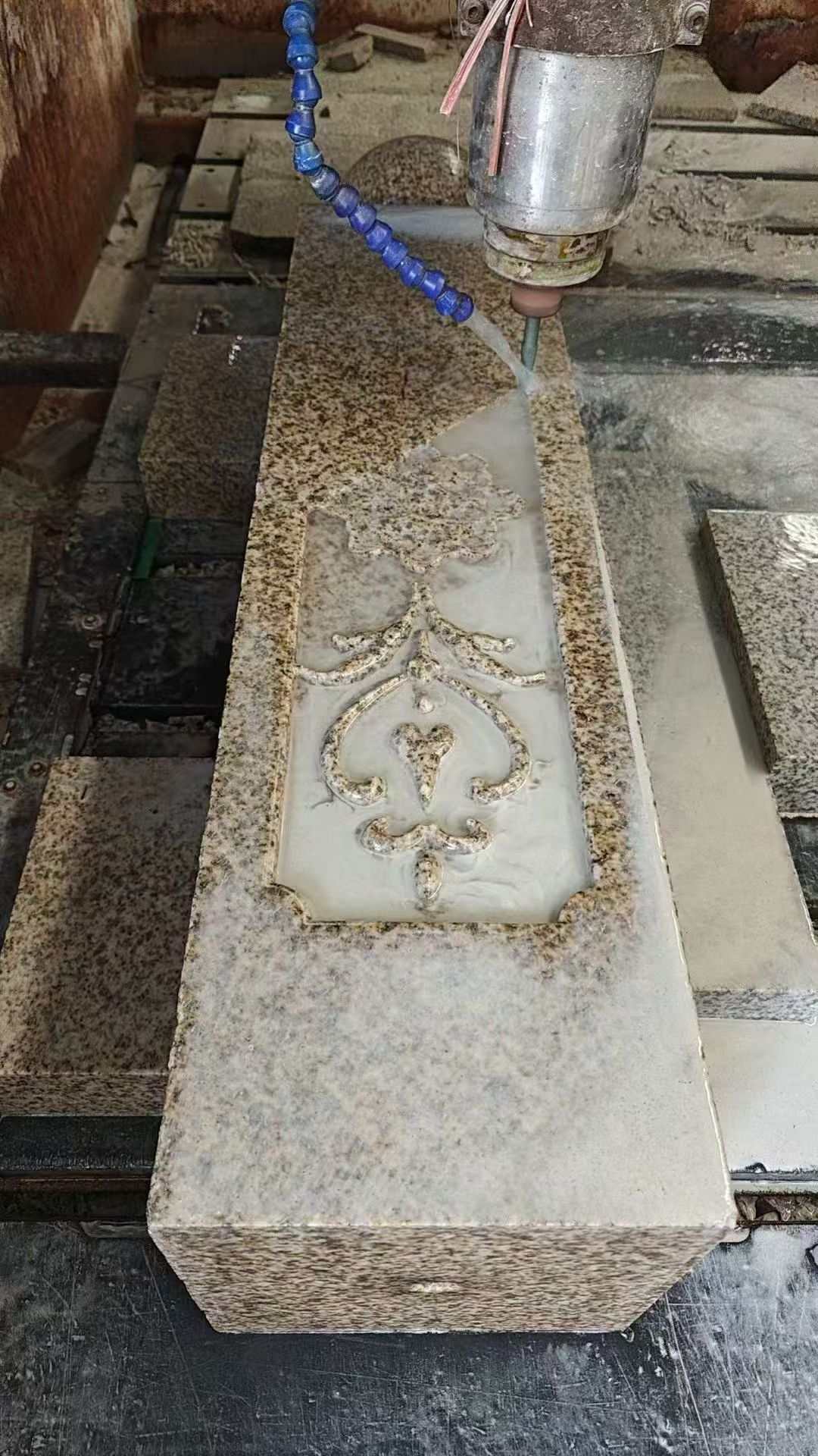 漳州 黄金麻花岗岩异形加工雕刻栏杆大柱