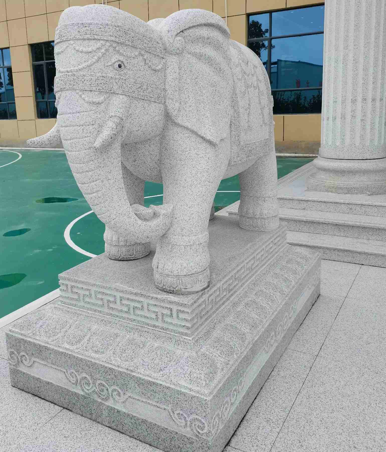 漳州 白麻花岗岩动物异形石雕-大象