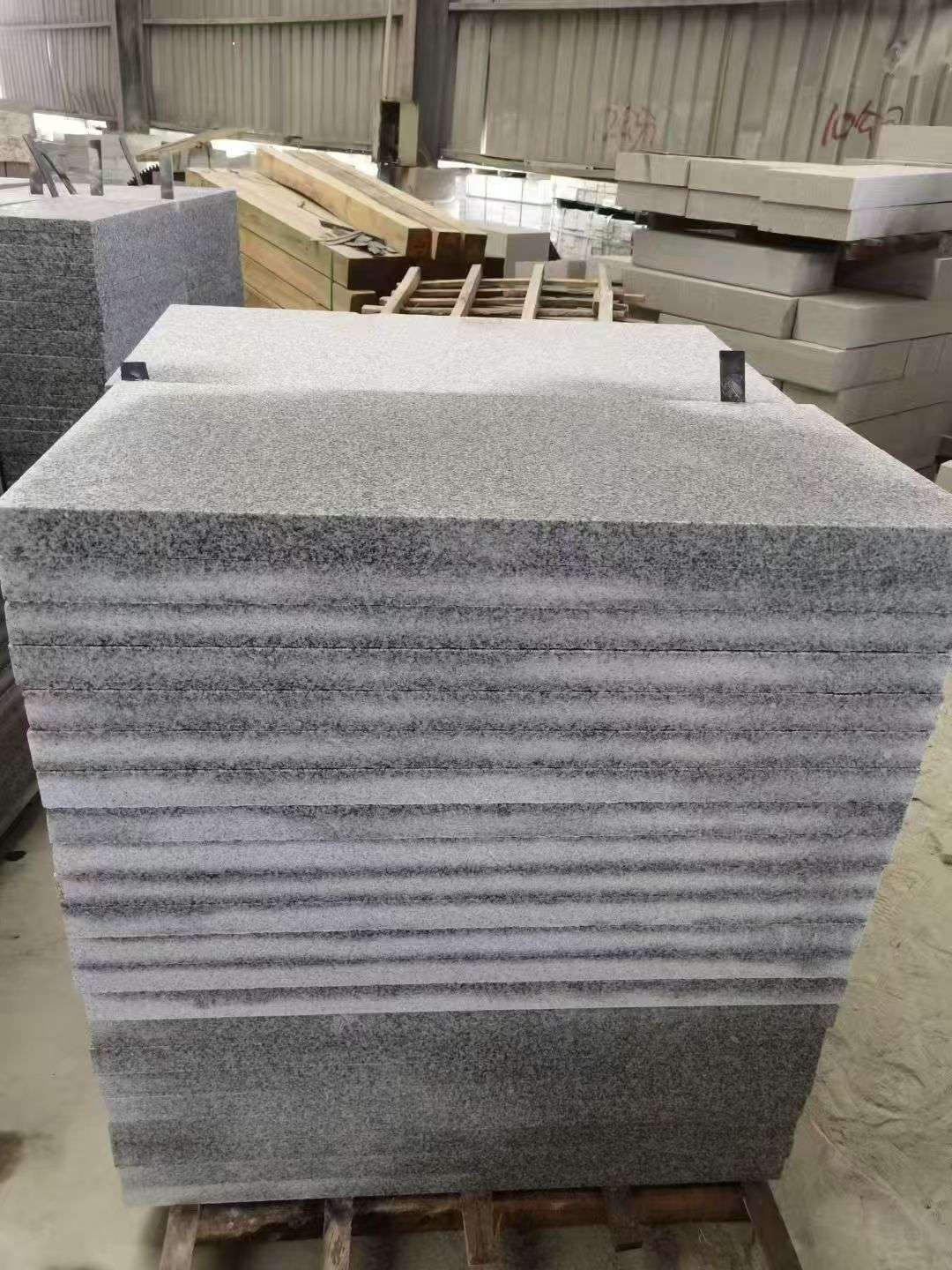 漳州 芝麻白5公分火烧地铺成品，900*400，规格可定制