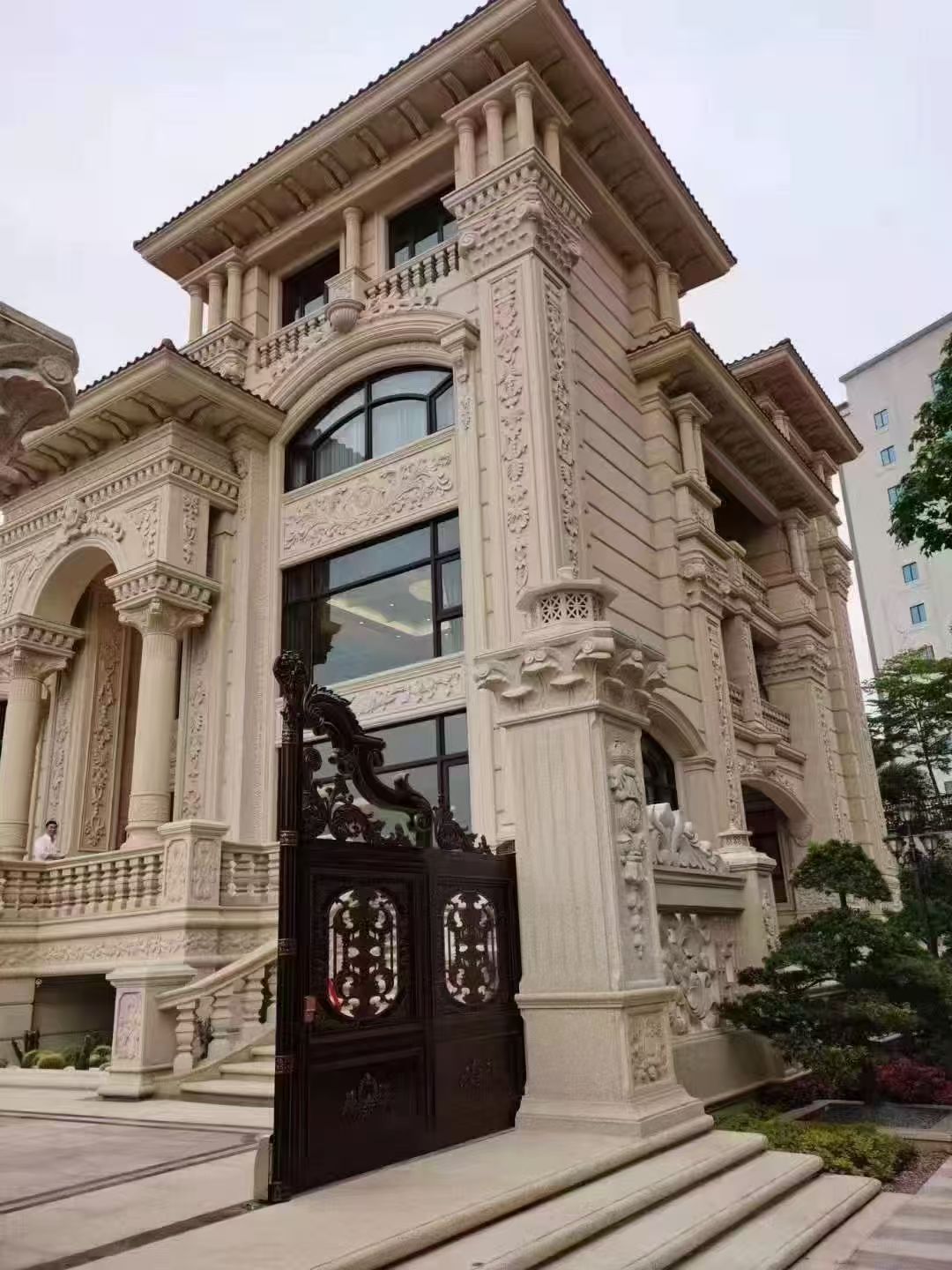 漳州 黄金麻花岗岩别墅外墙干挂效果展示