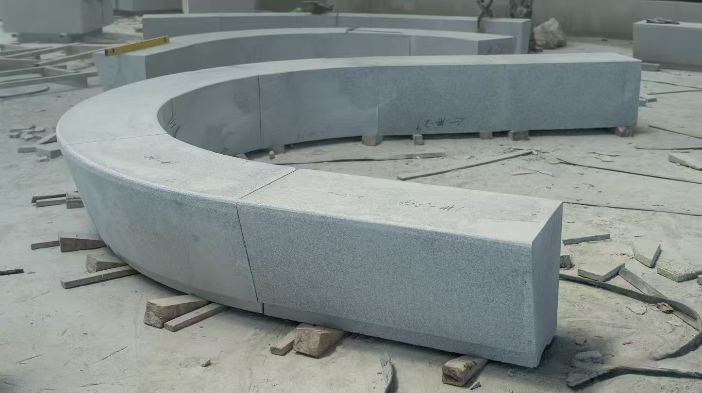 漳州 芝麻白花岗岩光面弧形坐凳