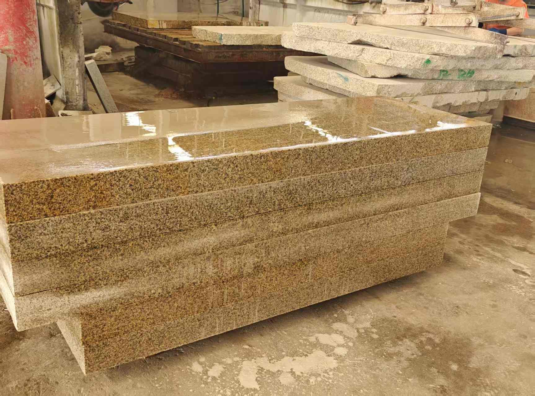 漳州 黄金麻栏杆料半成品加工中